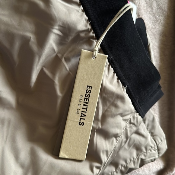 Tan puff pants size small - Picture 5 of 5